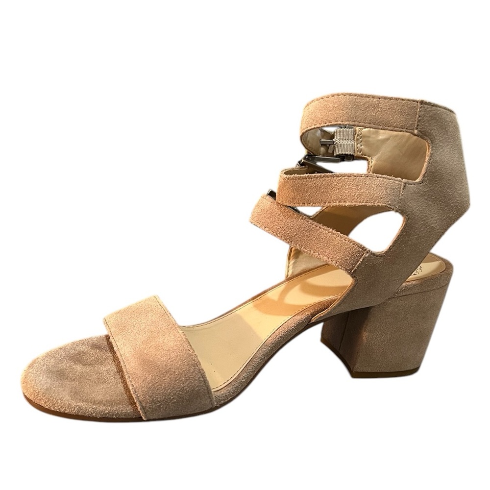 Vince Camuto Geriann Triple Buckle Sandal. Beige Suede. Size 9.5 - Picture 3 of 6